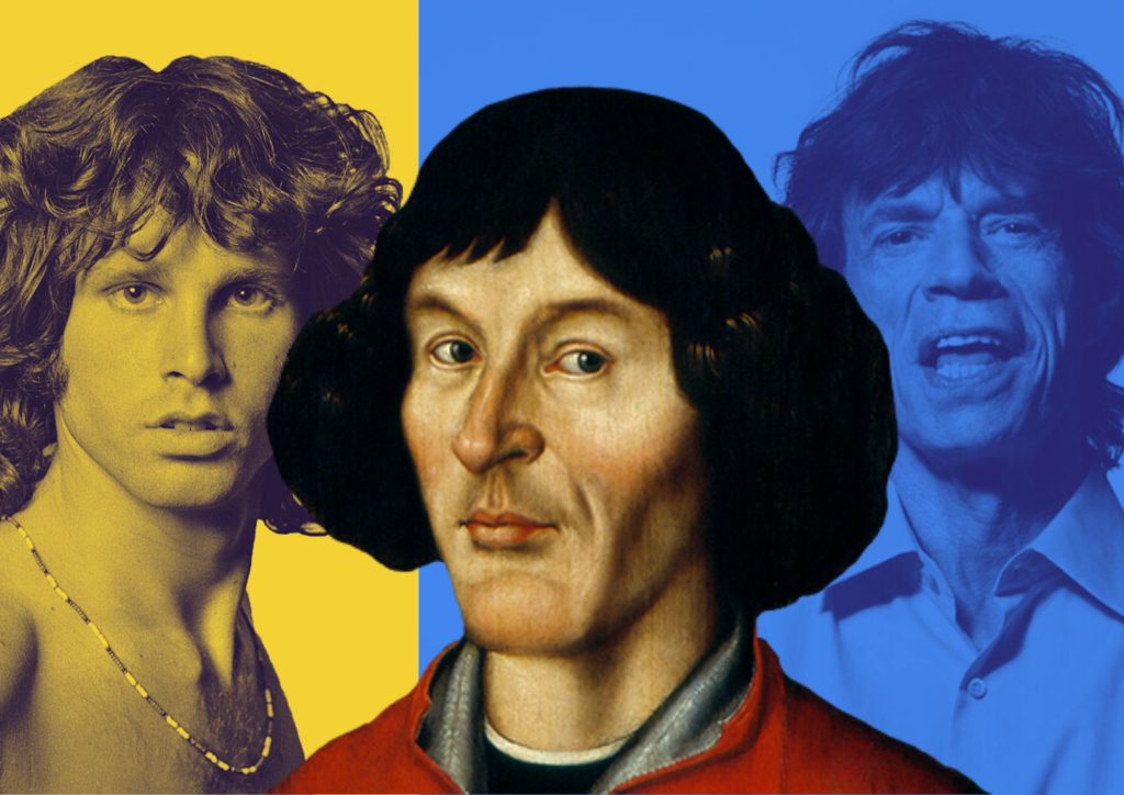 Kolorowa kompozycja trzech mężczyzn na tle.