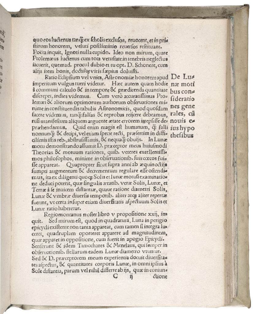 Strona z tekstem łacińskim w starym manuskrypcie.